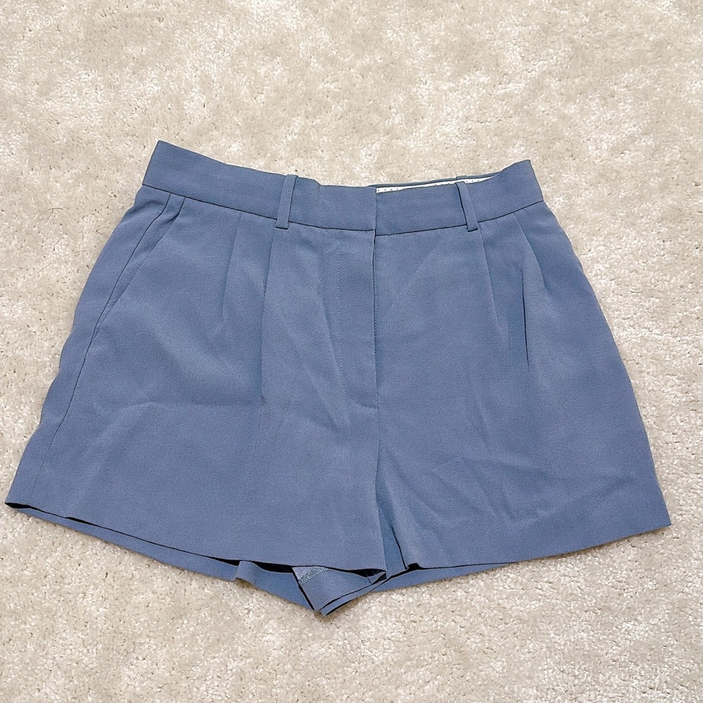 🆕 Aritzia | Blue Babaton Pleated Mini Short